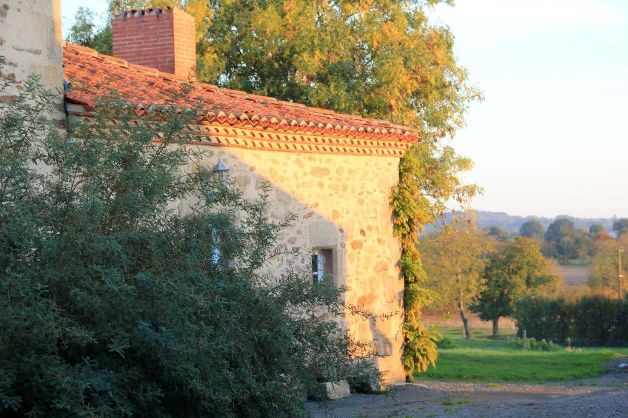 Les chambres d'hôtes de La Métairie du Bourg Les Herbiers Exterior foto